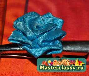 Канзаши розочки на заколку. Мастер класс с фото