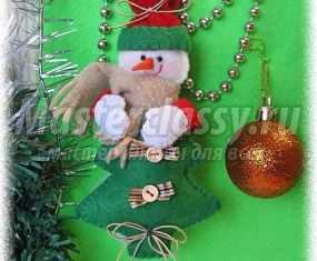 Елочное украшение из фетра Снеговик. Мастер класс