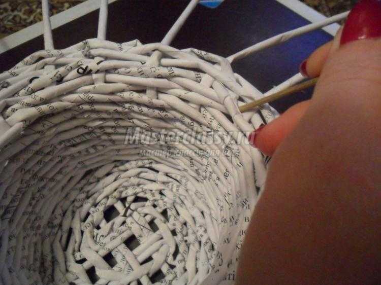 конфетница из газетных трубочек конфетница из газетных трубочек