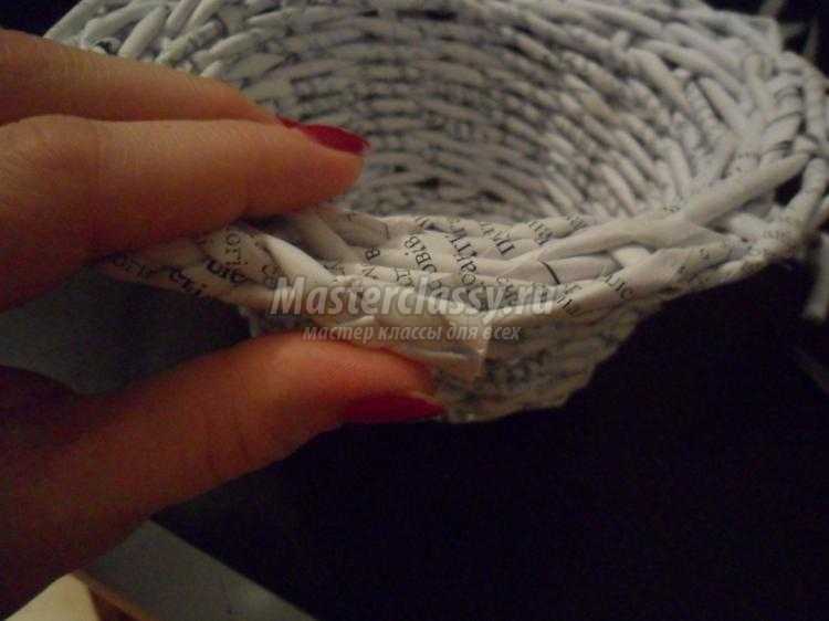 конфетница из газетных трубочек конфетница из газетных трубочек