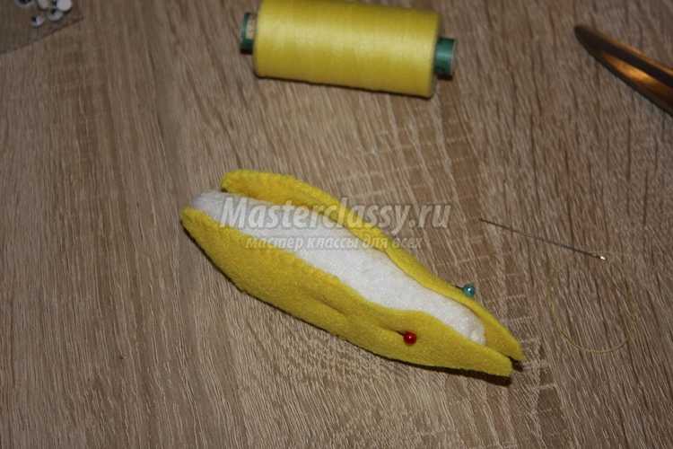 Обезьянка из фетра с бананом Обезьянка из фетра с бананом