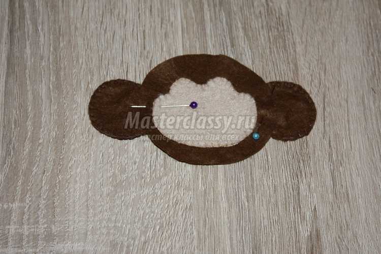 Обезьянка из фетра с бананом Обезьянка из фетра с бананом