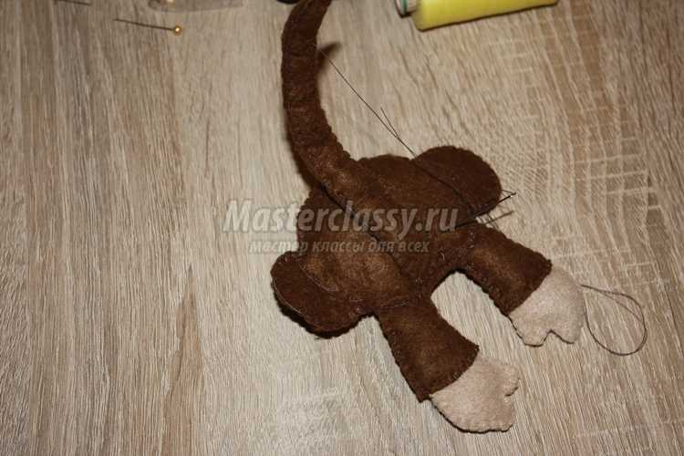 Обезьянка из фетра с бананом Обезьянка из фетра с бананом