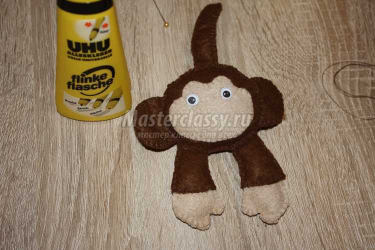 Обезьянка из фетра с бананом Обезьянка из фетра с бананом